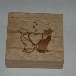 Puidust Kinkekarp 10 x 10 x 3 cm personaalse graveeringuga