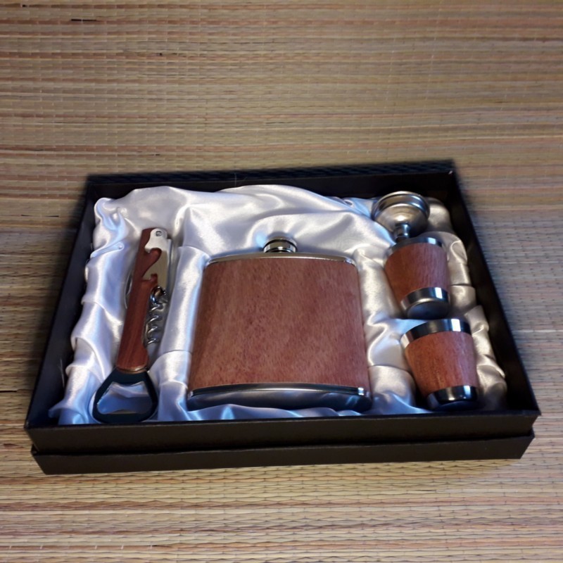Фляжка 6oz дерево комплект с индивидуальной гравировкой