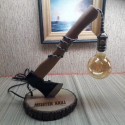 Käsitöö lamp puidust kirves