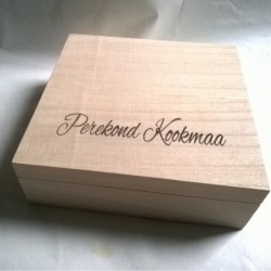 Puidust Kinkekarp 21 x 21 x 5 cm personaalse graveeringuga